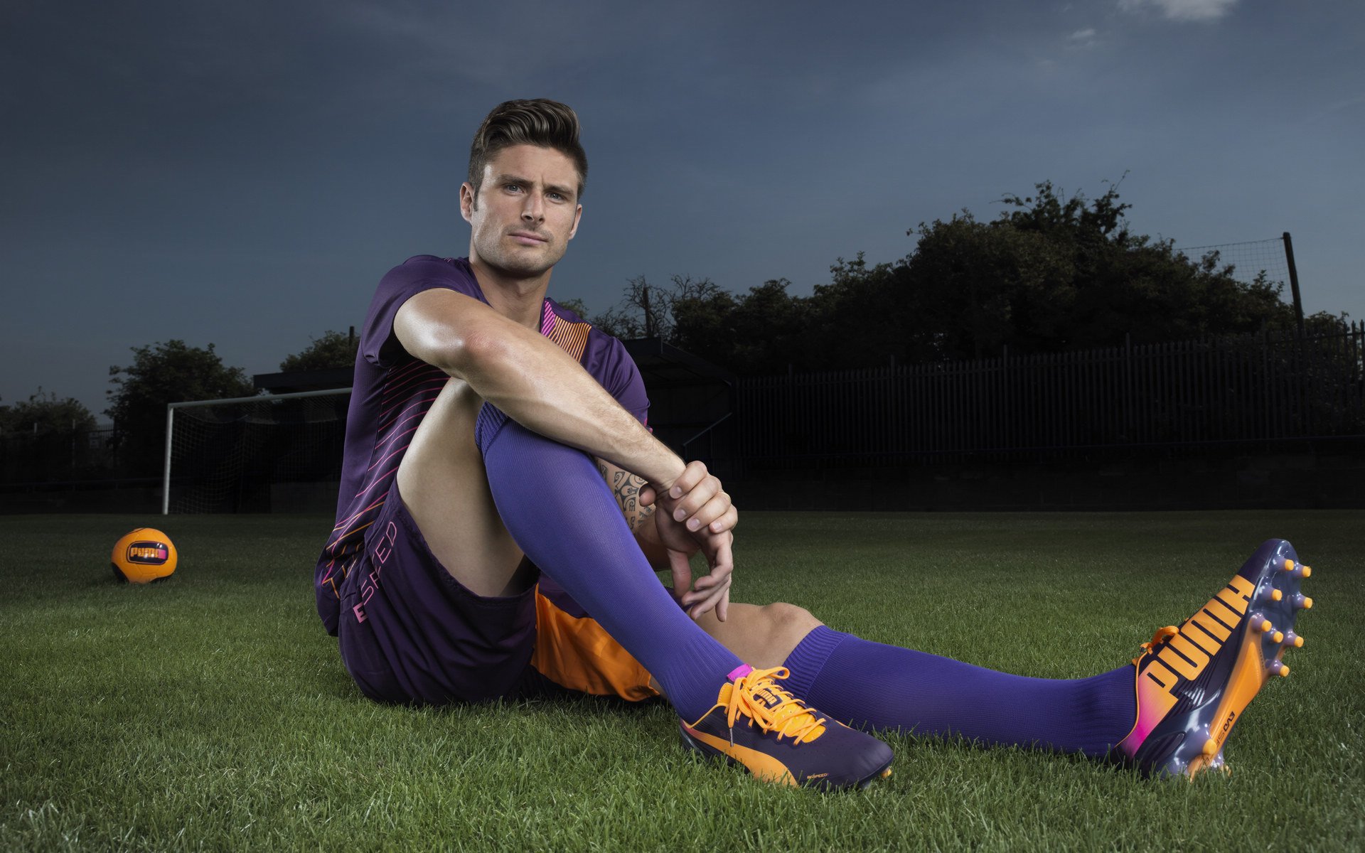 中学篮球注重团队合作精神塑造运动品格，篮球的合作精神