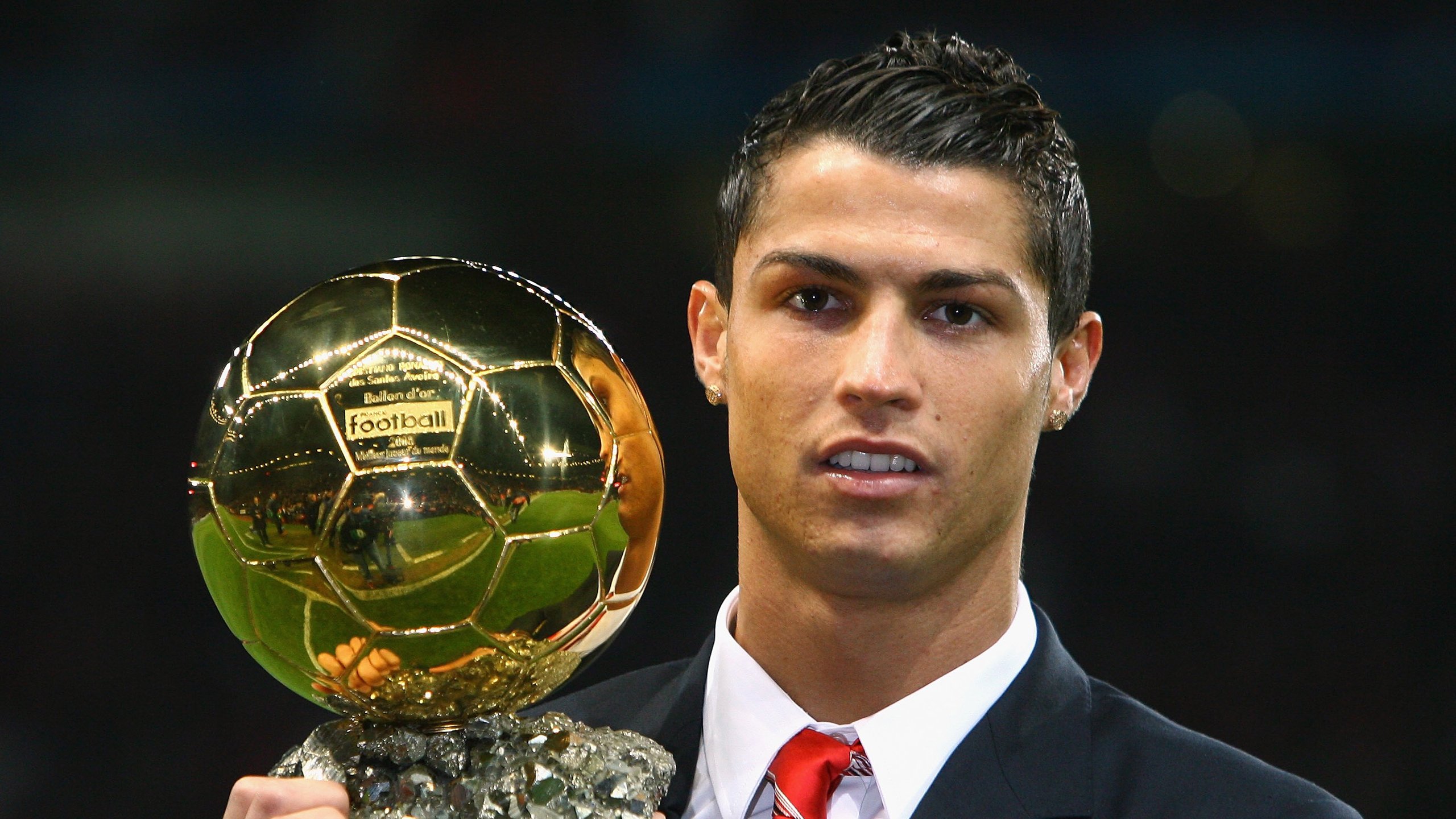 世界耐力赛再度上演雨战，团队协作决定胜负，耐力世界纪录